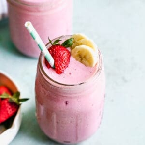 Strawberry banana smoothie