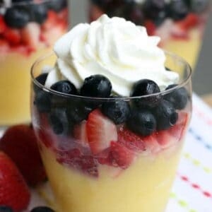 Berry vanilla pudding cups