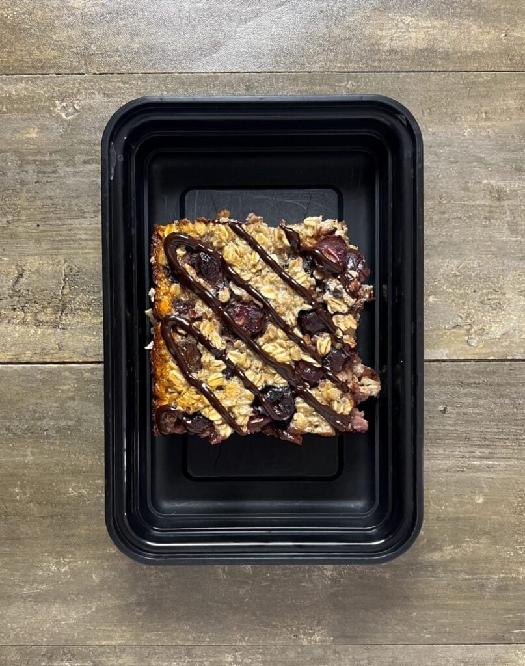 Dark chocolate cherry baked oatmeal - the meal prep manual
