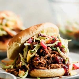 Bbq pulled pork sandwiches