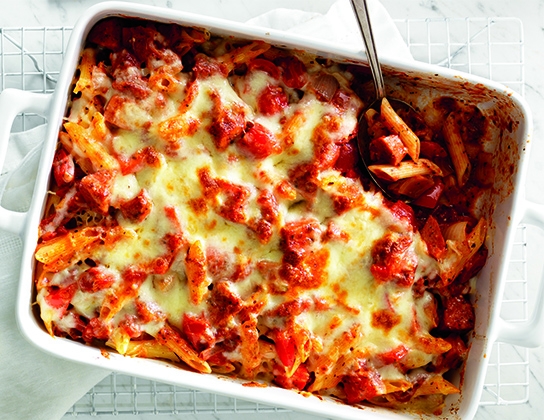 Baked pizza penne