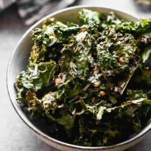 Garlic and parmesan kale chips