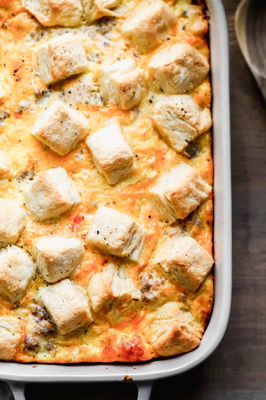 Biscuits and gravy casserole