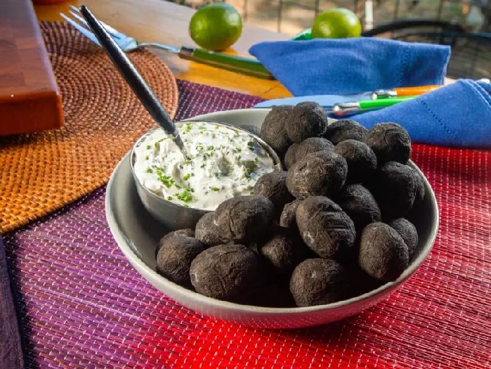 "charcoal" potatoes with sour cream and vinegar recipe
