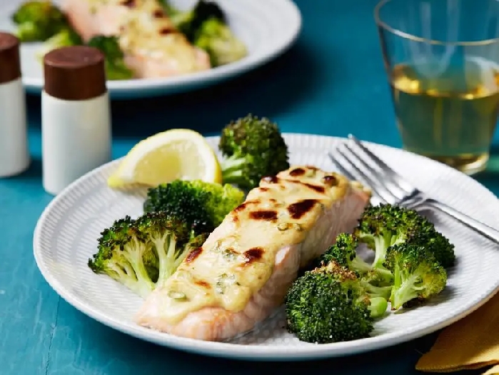 15-minute broiled salmon and broccoli recipe