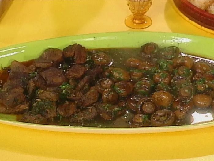 3 tasty tapas: sherry-garlic beef, sherry-garlic mushrooms, grilled chorizo recipe