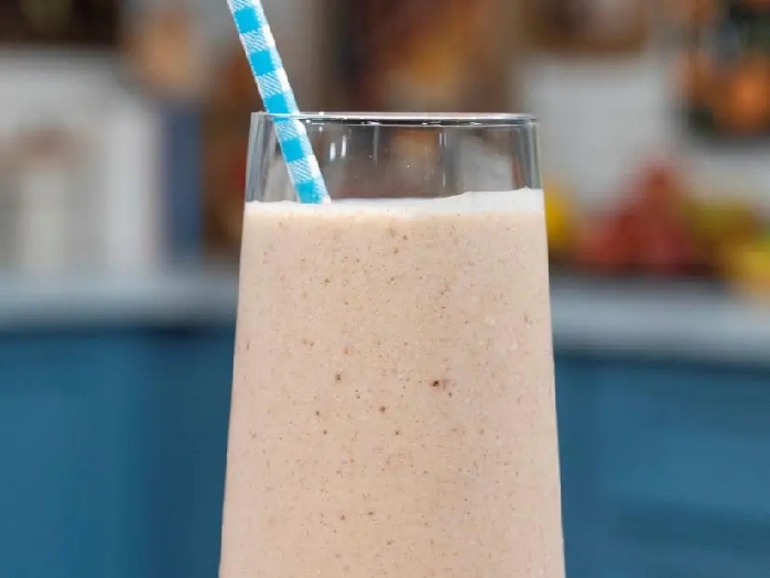Oatmeal cookie smoothie recipe
