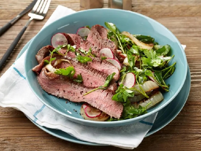 25-minute flank steak with charred vidalia onion salad recipe