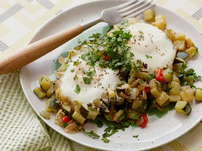 Zucchini "hash browns" and eggs recipe