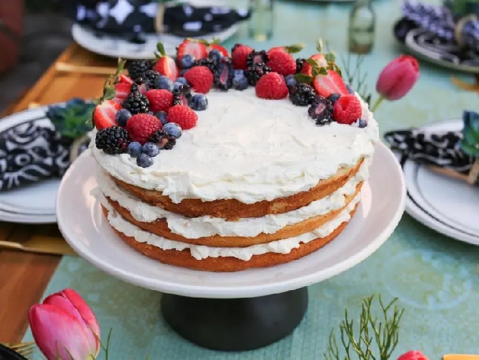 Vanilla cake with vanilla swiss buttercream recipe
