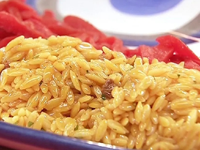Yellow "rice" with serrano ham ("arroz" amarillo con jamon) recipe