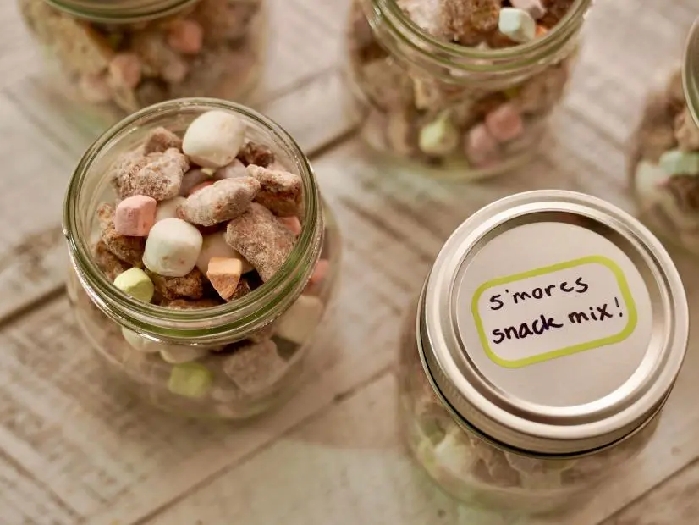 S'mores snack mix recipe