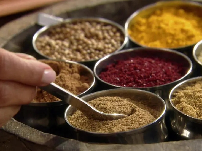 Aarti's hot (not heavy!) homemade garam masala recipe