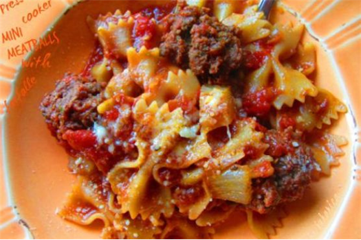 Pressure-cooker mini meatballs with farfalle