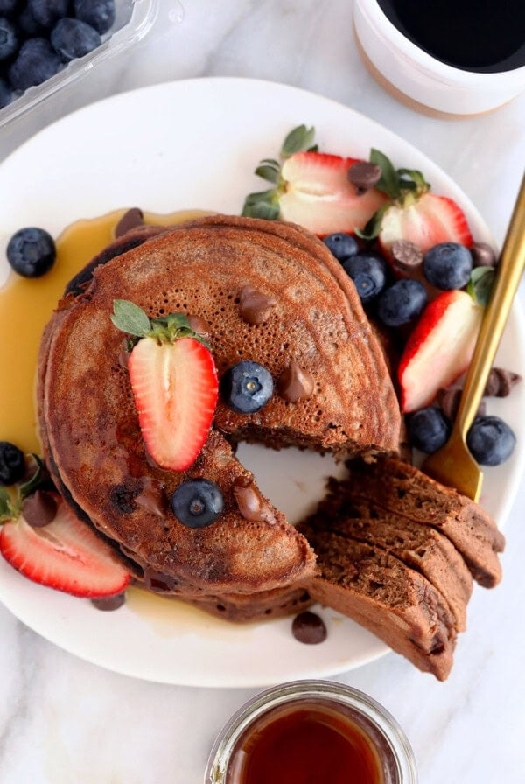 Healthy chocolate chocolate chip pancakes