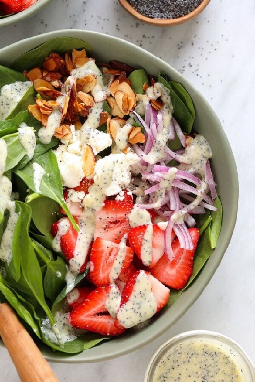 Strawberry spinach salad