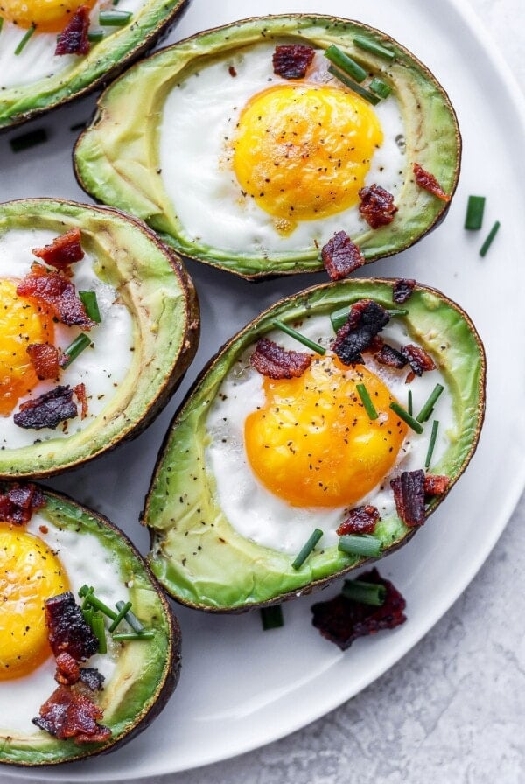 Avocado baked eggs