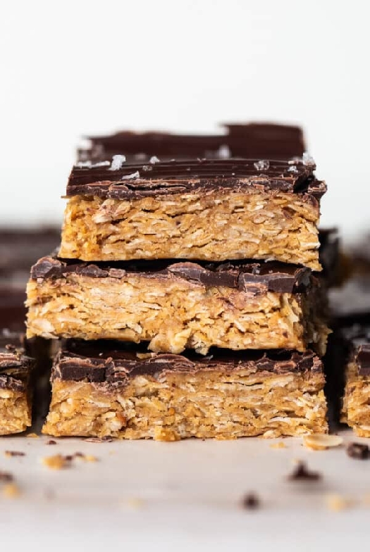 Peanut butter cup oatmeal bars