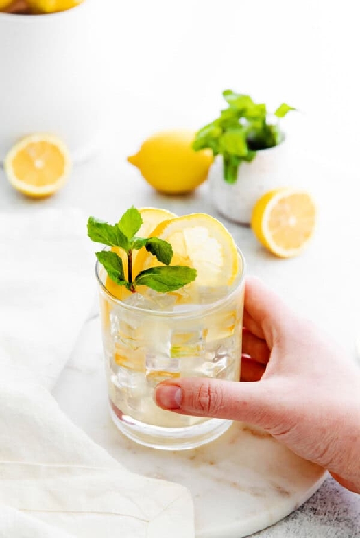 Vodka lemonade
