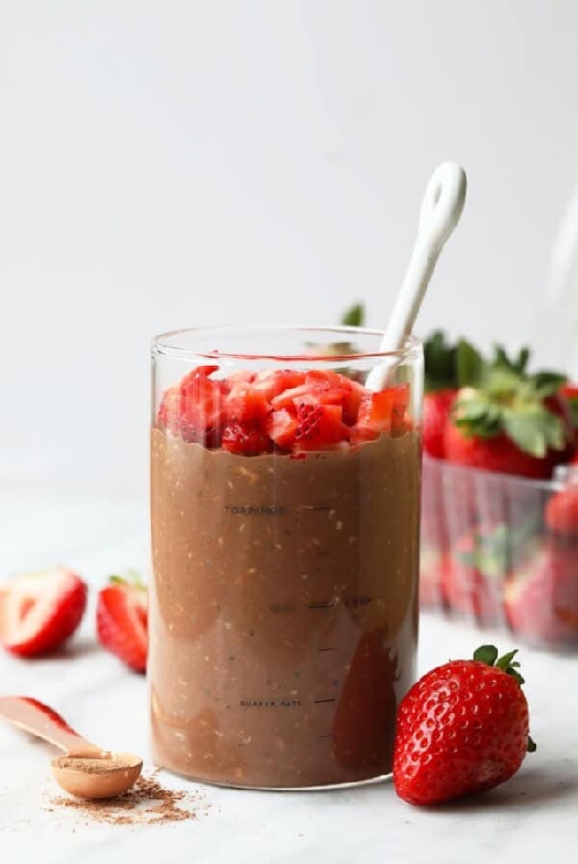 Chocolate covered strawberry overnight oats