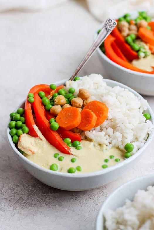 Vegetarian creamy cashew curry