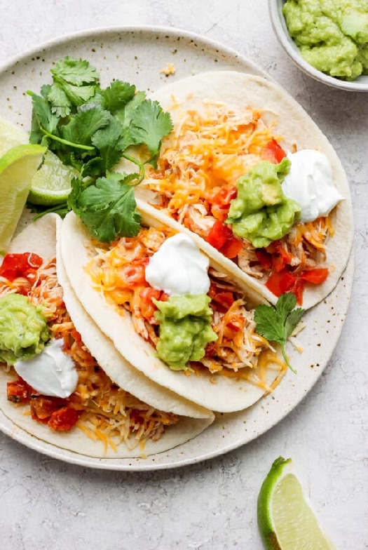 Easy crockpot chicken tacos