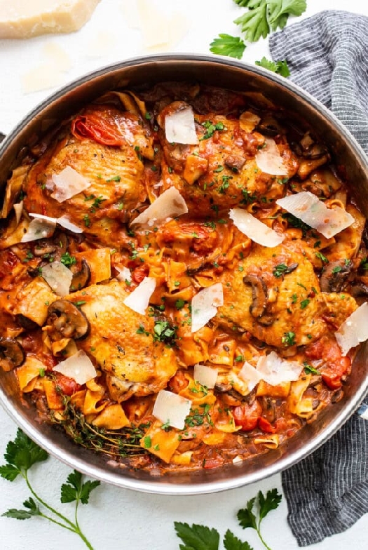 One-pot pappardelle pasta with chicken thighs