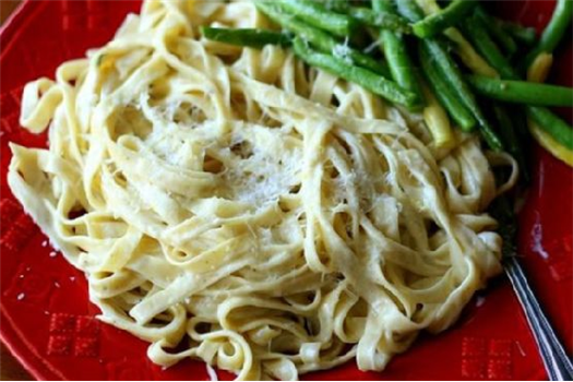 Lemon-Pepper Fettucine Alfredo