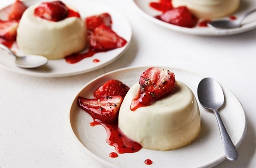 Black pepper roast strawberries with white chocolate panna cotta
