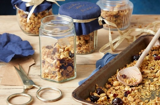 Festive granola
