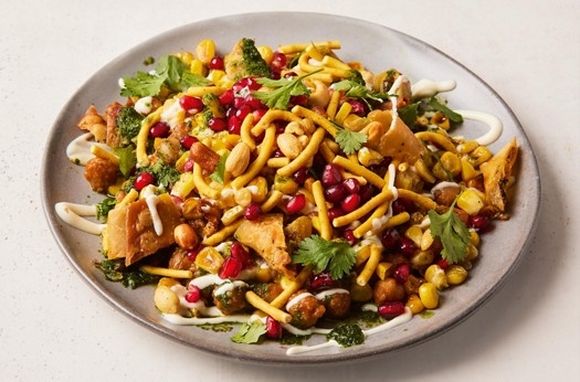 Street-food samosa bowl