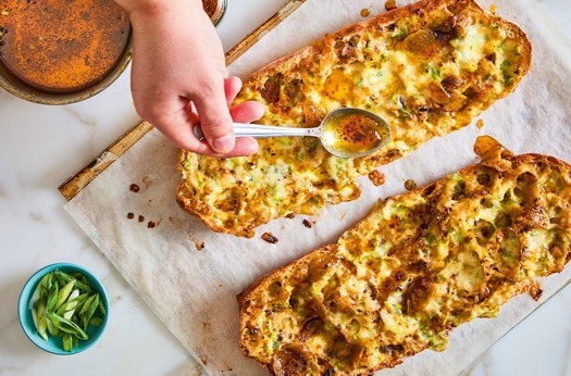 Sweet & smokey cheesy garlic bread