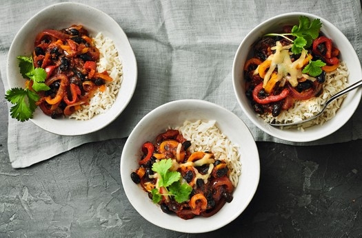 Speedy pepper & black bean chilli