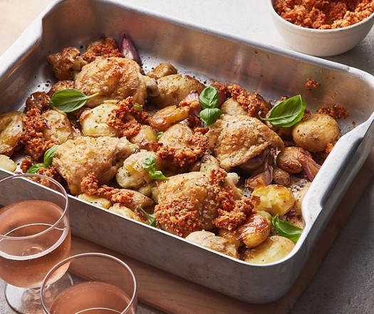 Red pesto chicken & potato traybake