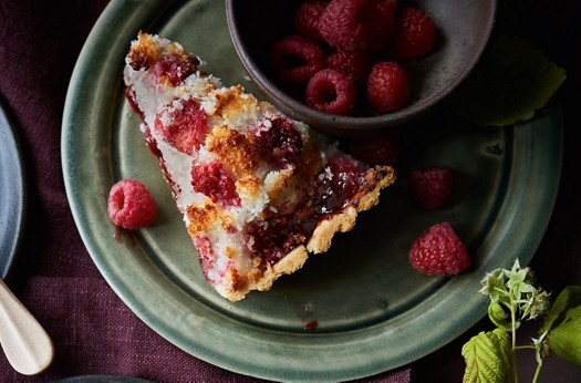 Raspberry & coconut macaroon tart