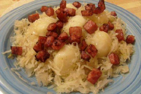 Potatoes With Sauerkraut and Crunchy Smoked Ham