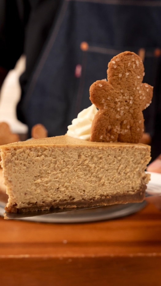 Gingerbread cheesecake