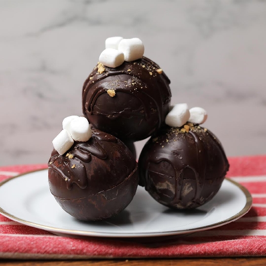 S’mores hot cocoa bombs