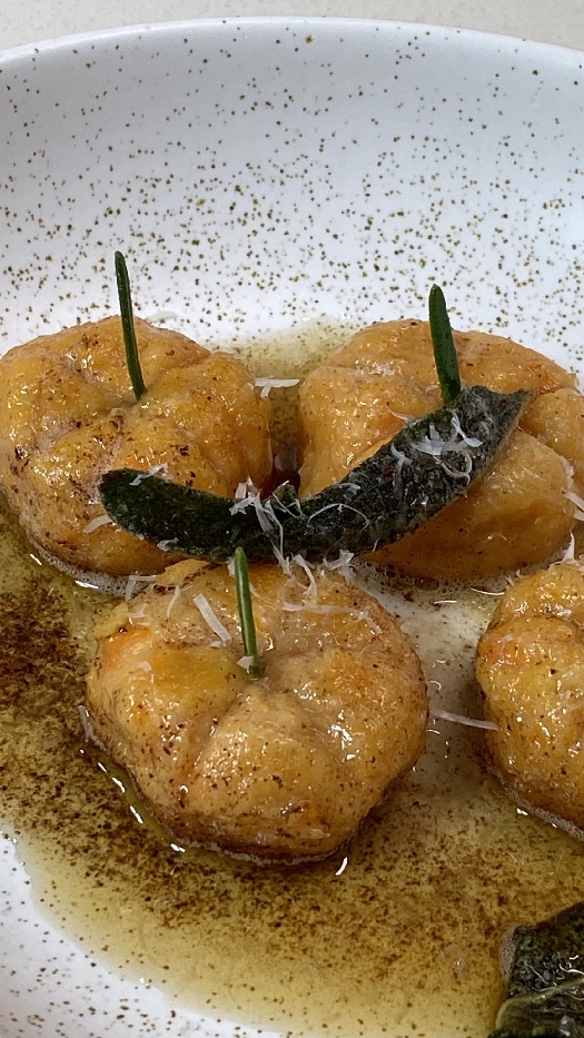 Pumpkin-shaped gnocchi