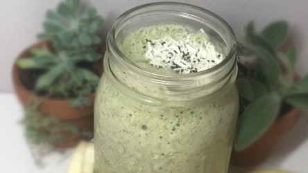 Apple spinach smoothie