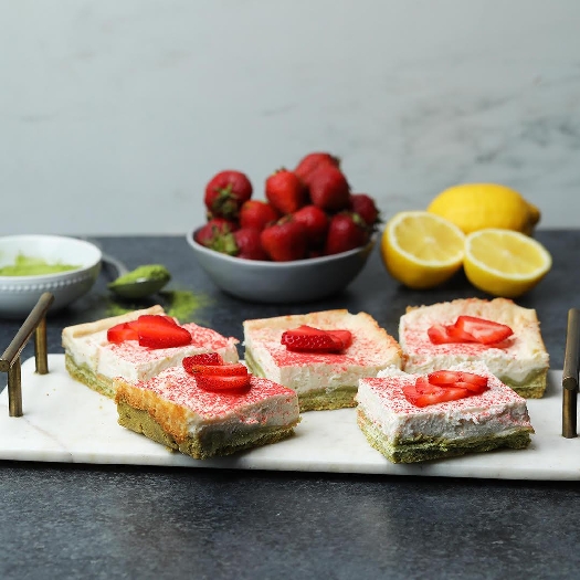 Matcha strawberry cheesecake bars