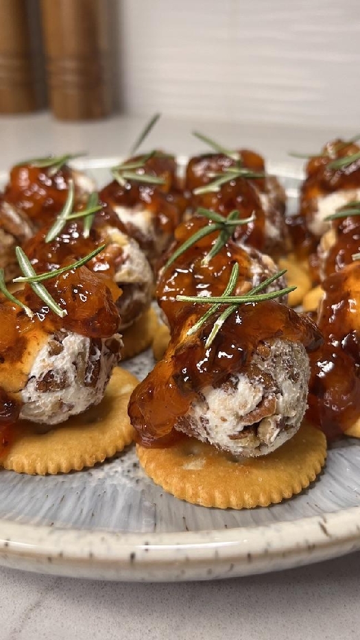 Chipotle apricot cream cheese bites