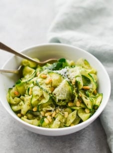 Zucchini noodles with pesto & pine nuts