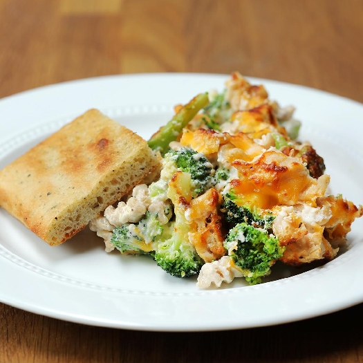 Broccoli cheddar chicken pasta bake