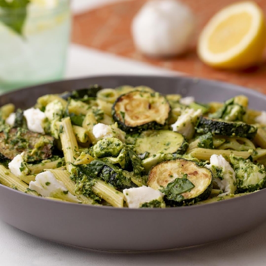 Zucchini pesto pasta salad
