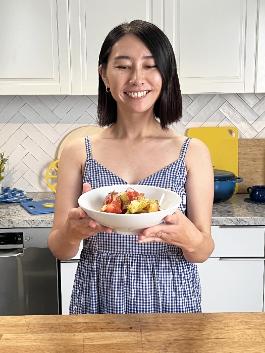Peach and tomato panzanella