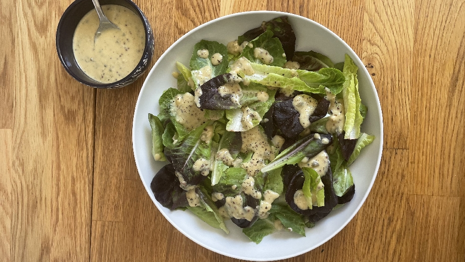 Hummus caesar salad