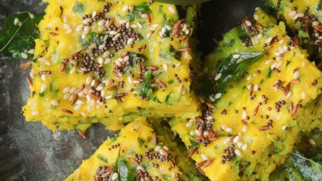 Instant spinach dhokla