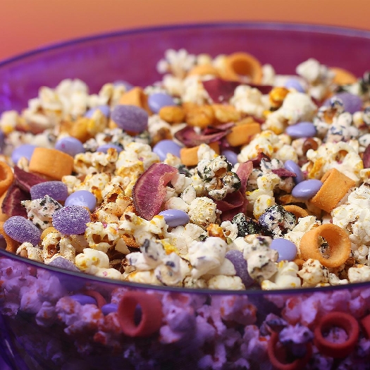 Sweet and spicy 1up popcorn mix