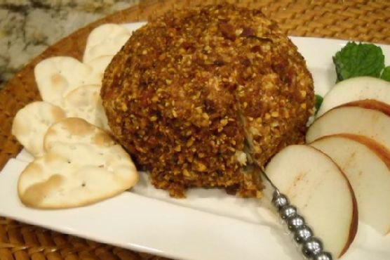 Sweet & Spicy White Cheddar Cheese Ball W/apples & Bacon